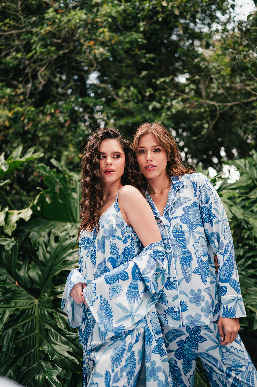 AMAZONAS CELESTE CAMISA MANGA LARGA Y PANTALON