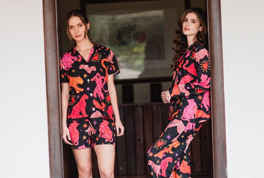 FANTASIA FELINA NEGRA CAMISA MANGA CORTA Y PANTALON