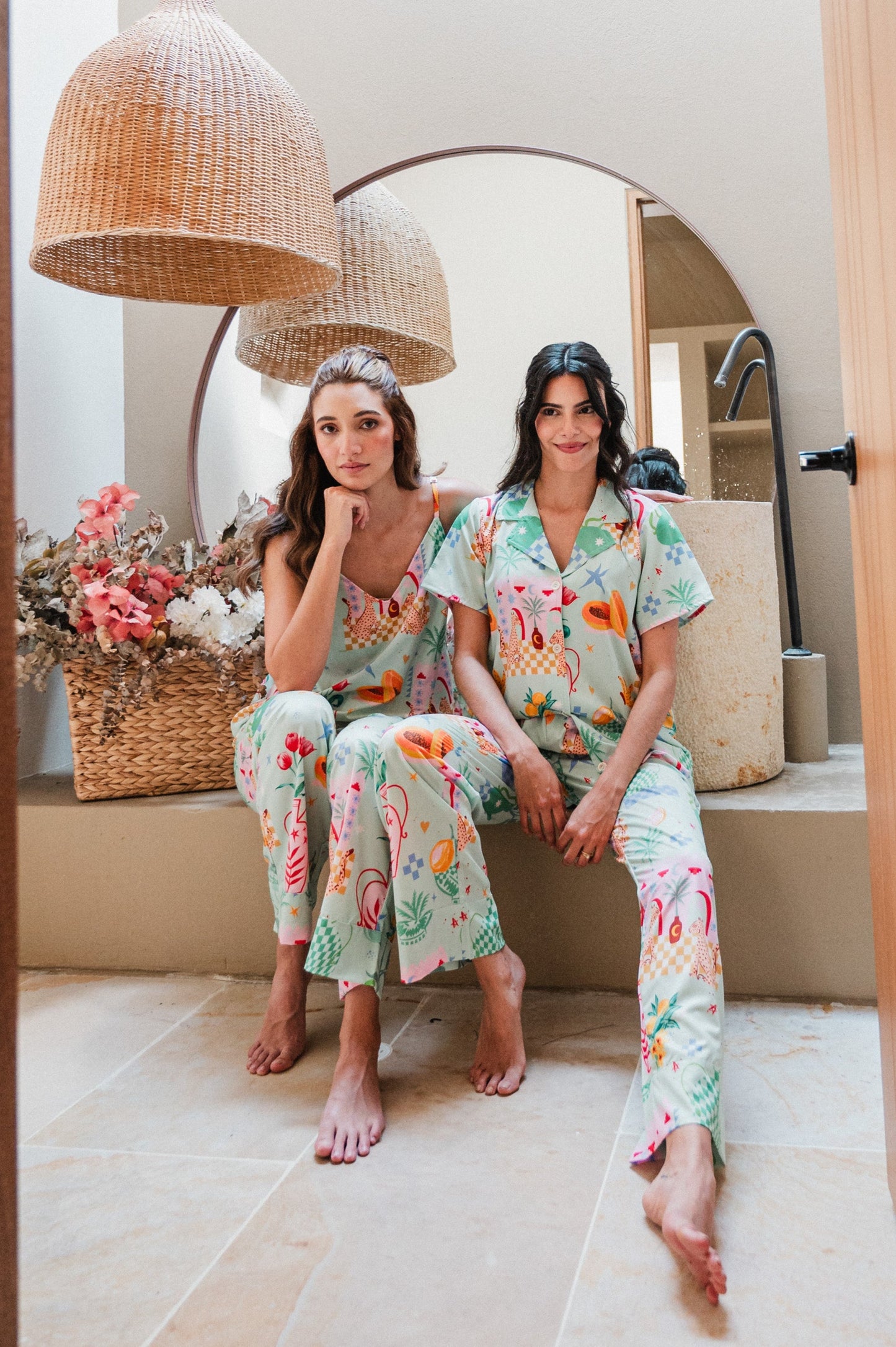BODEGON VERDE CAMISA MANGA CORTA Y PANTALON