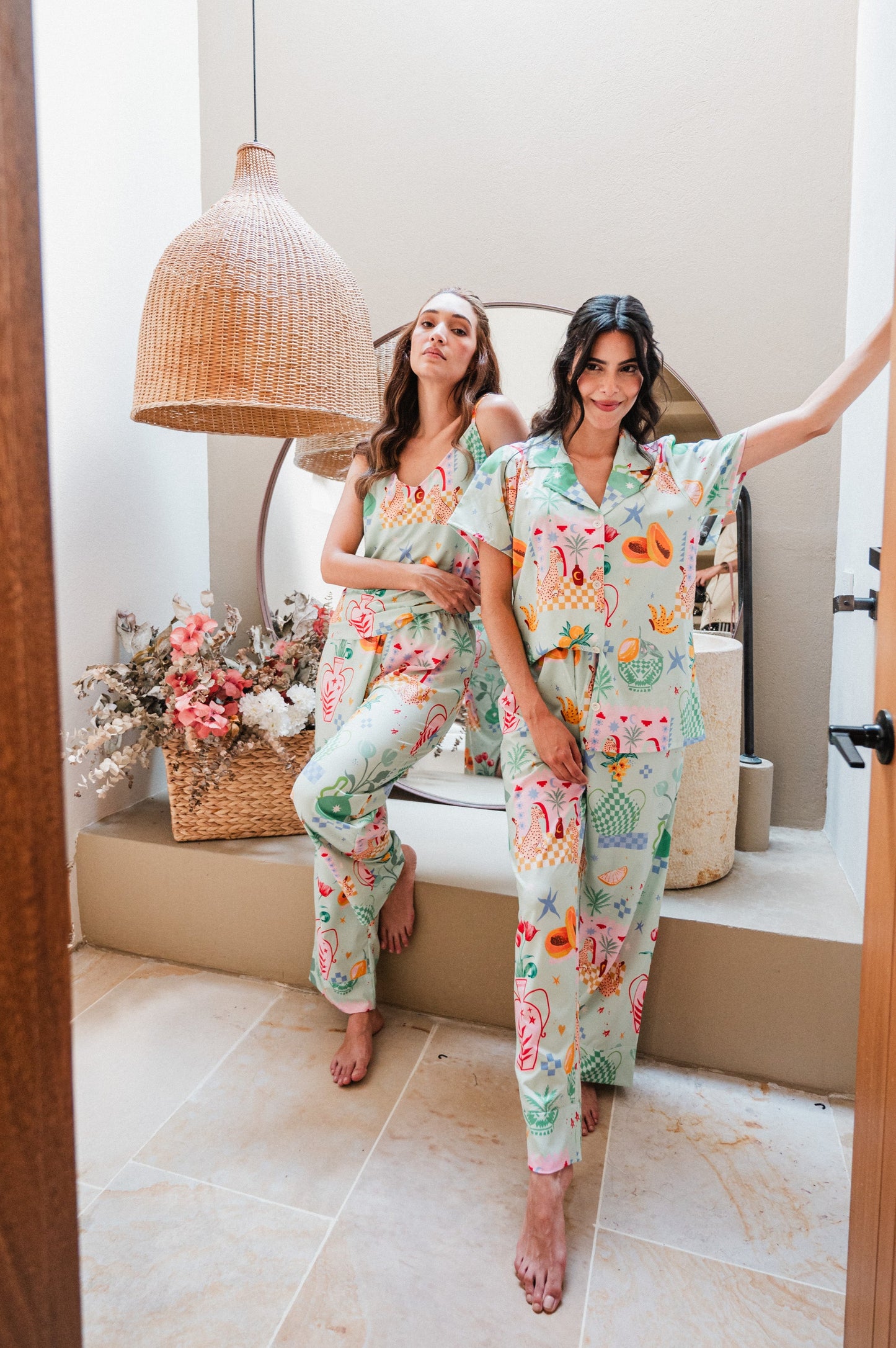 BODEGON VERDE CAMISA MANGA CORTA Y PANTALON