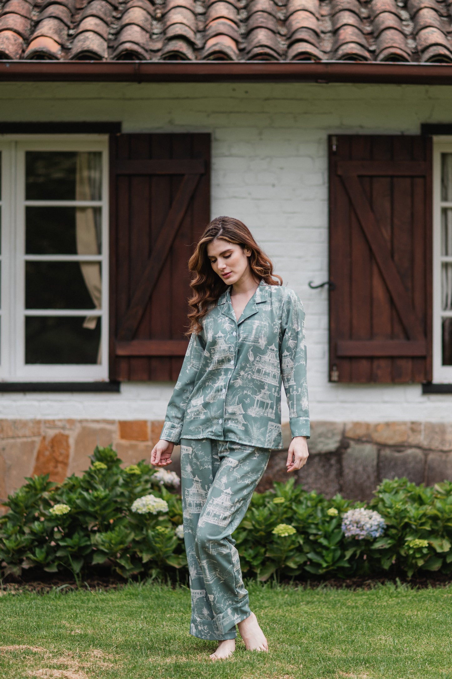 CASITA CHINA VERDE CAMISA MANGA LARGA Y PANTALON