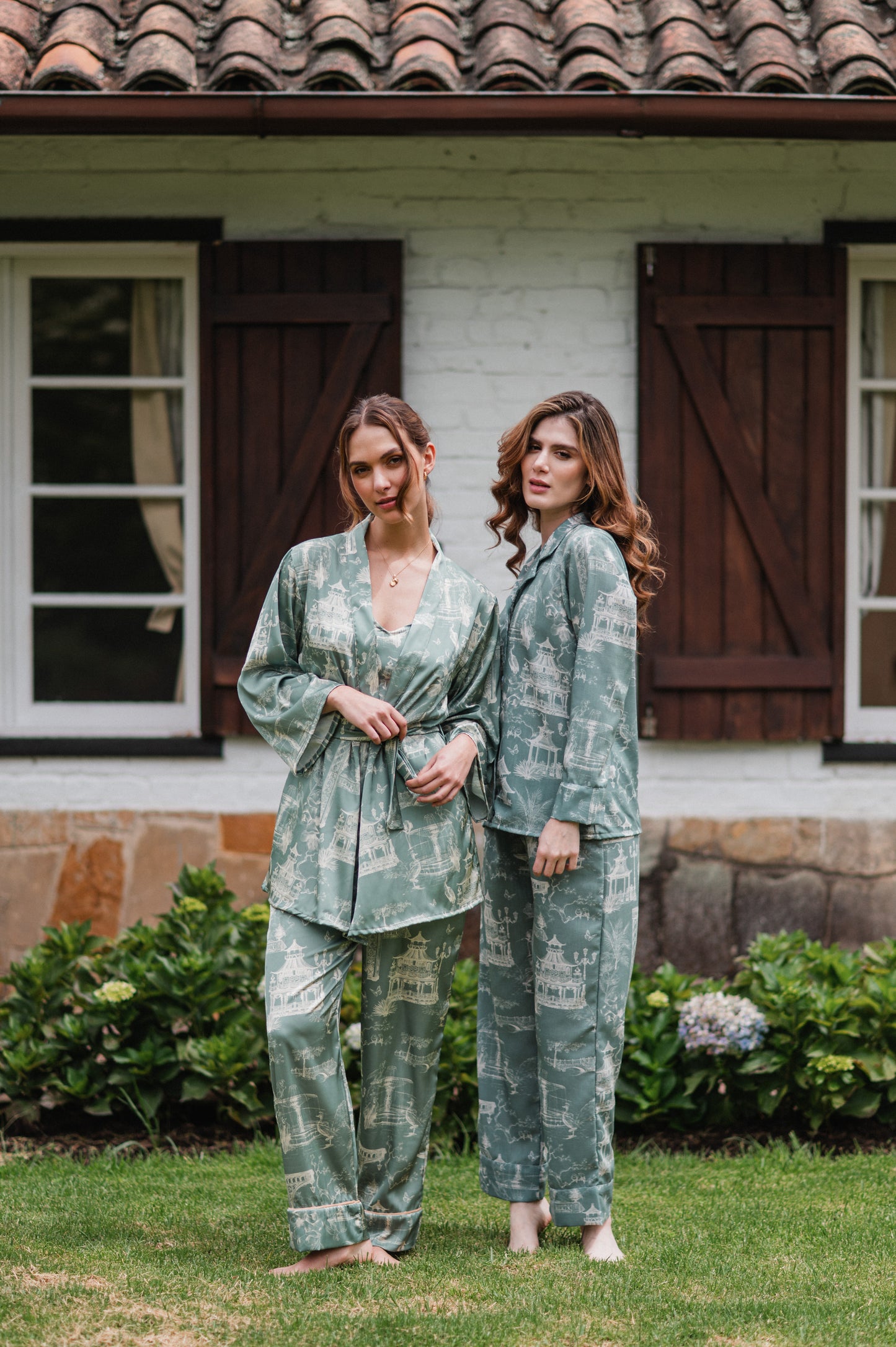 CASITA CHINA VERDE CAMISA MANGA LARGA Y PANTALON