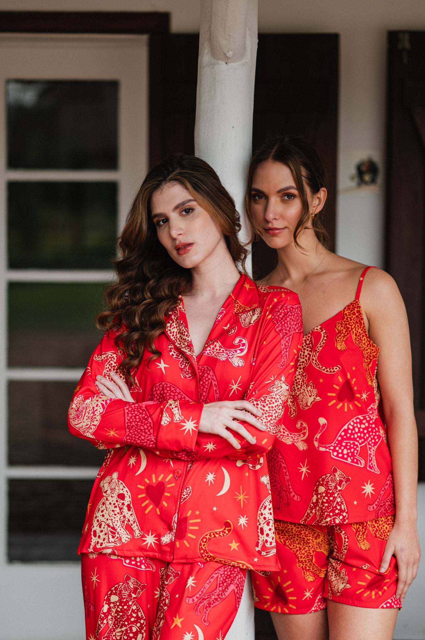 FANTASIA FELINA ROJA CAMISA MANGA LARGA Y PANTALON