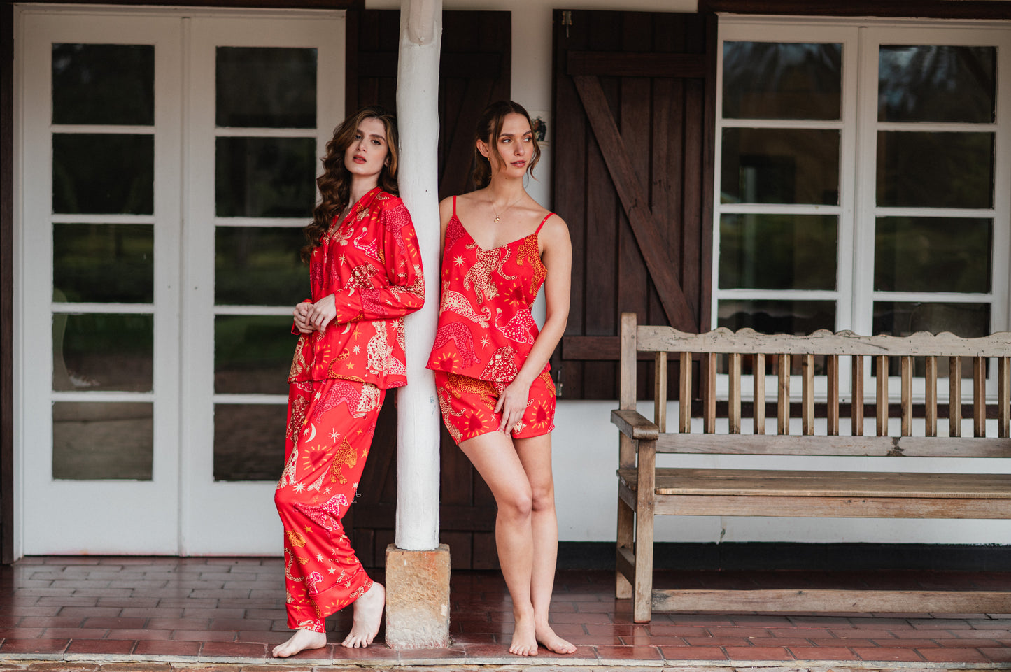 FANTASIA FELINA ROJA CAMISA MANGA LARGA Y PANTALON