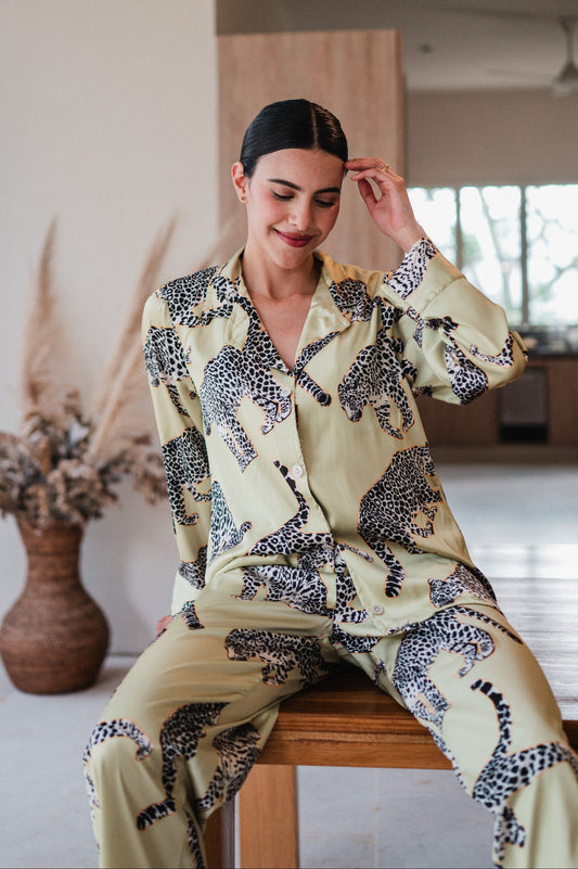 JAGUAR VERDE CAMISA MANGA CORTA Y PANTALON