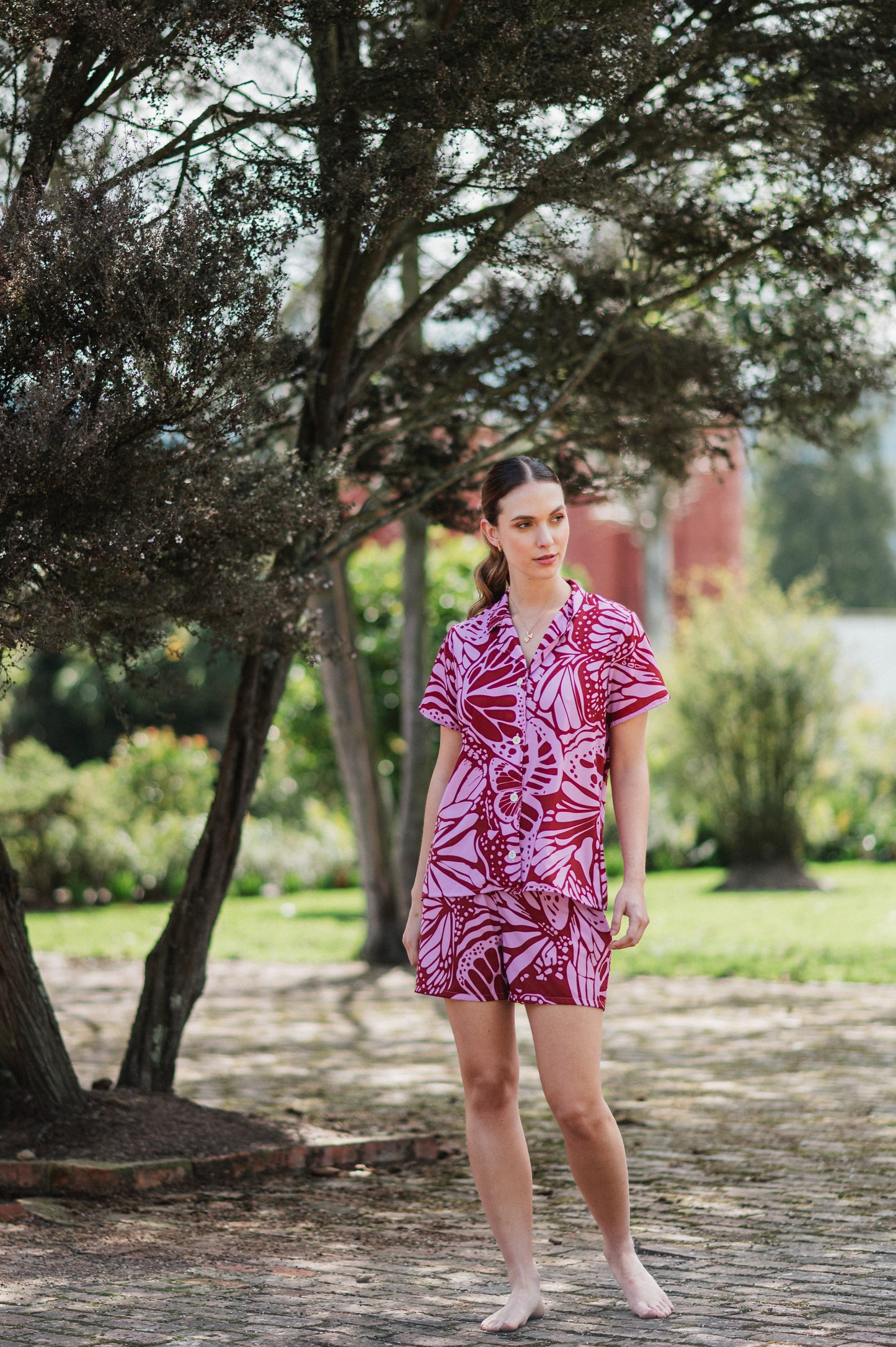 MARIPOSAS EN ROSA CAMISA MANGA CORTA Y SHORT