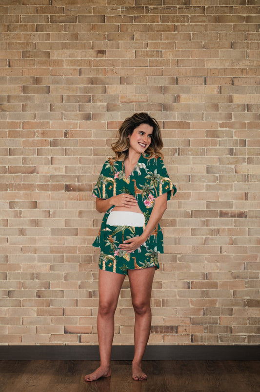 SELVA HINDU JADE - CAMISA MANGA CORTA Y SHORT MATERNIDAD