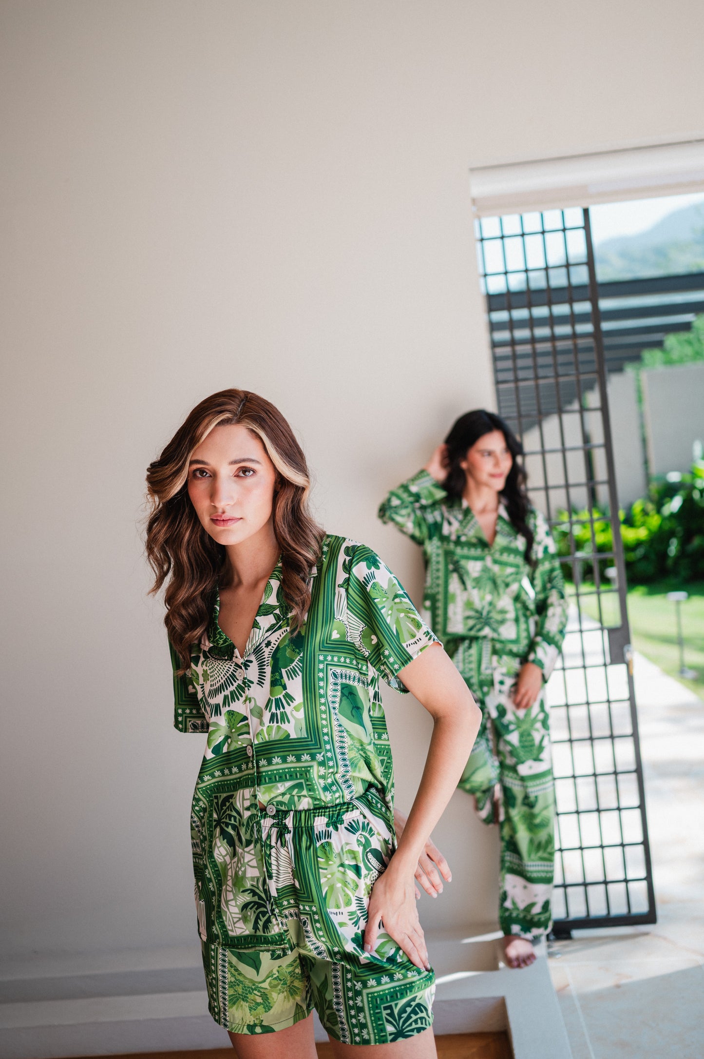 SELVA VERDE CAMISA MANGA LARGA Y PANTALON