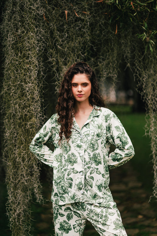 LIRIOS EN VERDE MANGA LARGA Y PANTALON